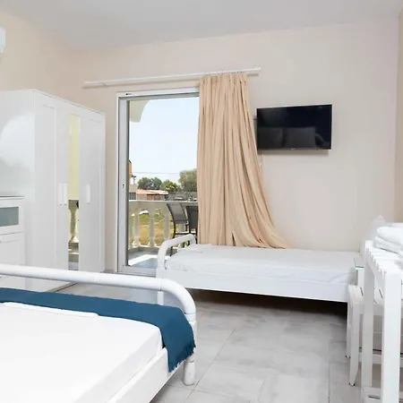 Pansion Artemis Mavrovoúnion