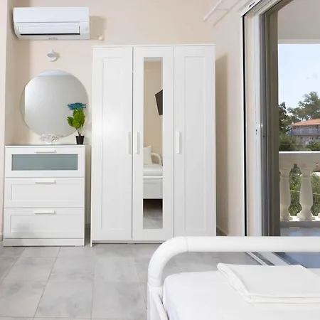 Pansion Artemis Apartment *
