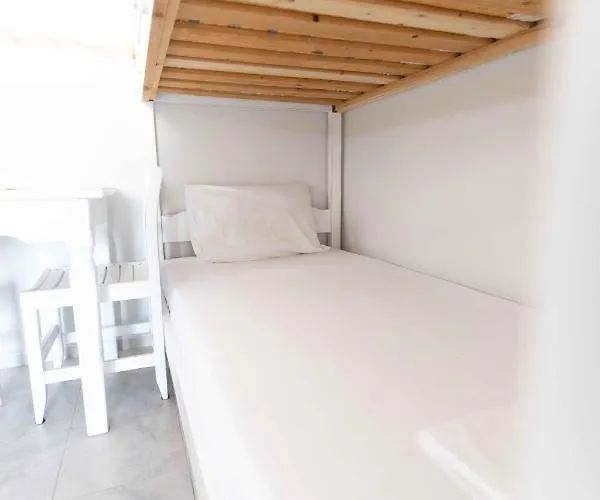 Pansion Artemis Mavrovoúnion